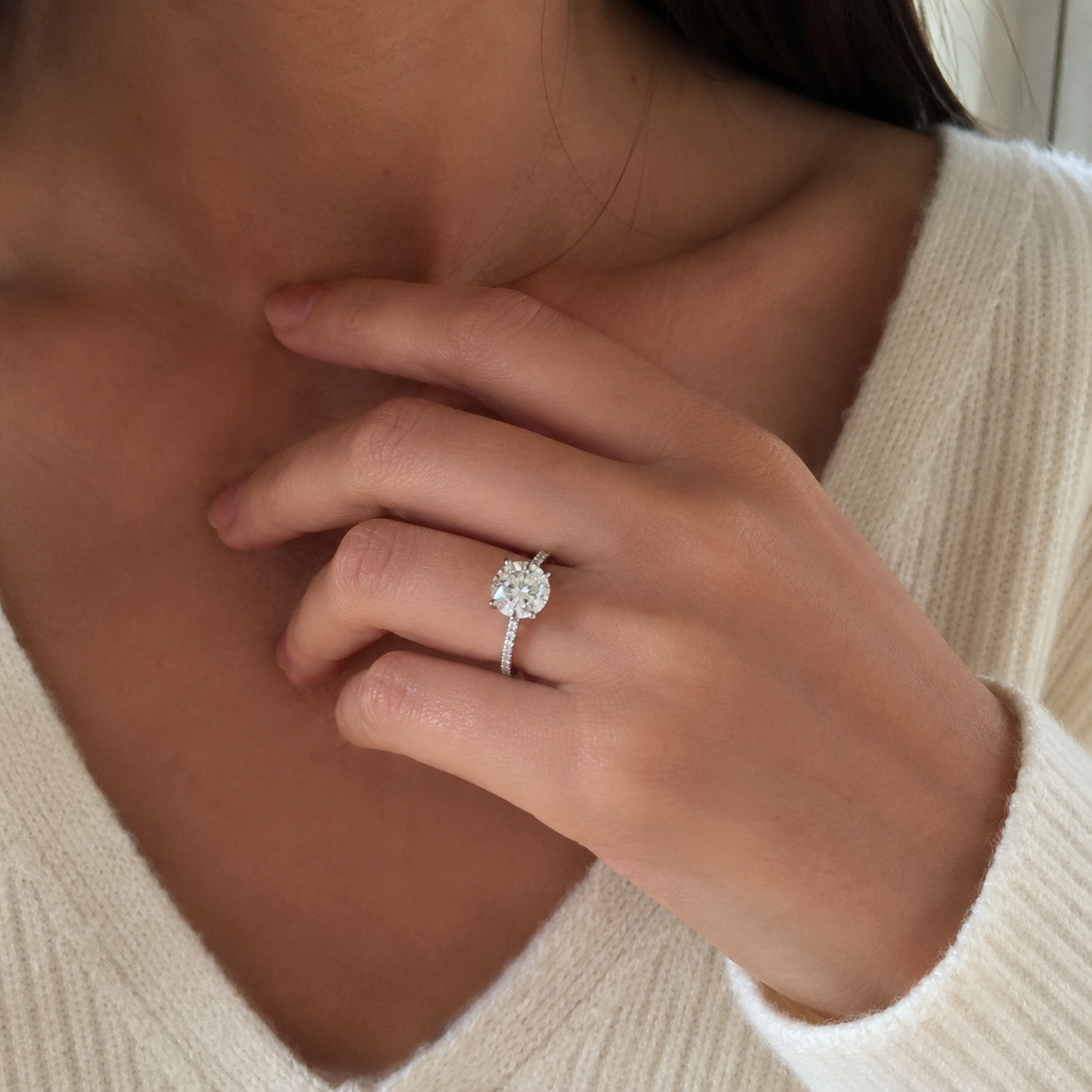 Amelia Classic Round Solitaire Halo Ring