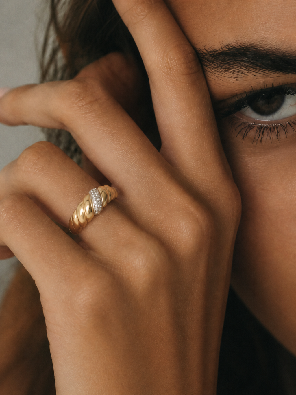 Orion Baguette Twist Ring